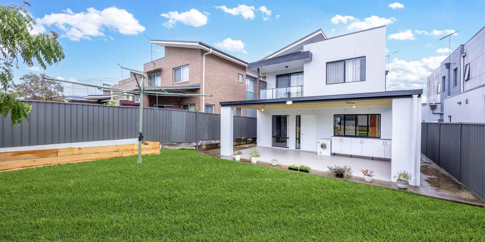 10a Erica Lane Minto 10a Erica Lane Minto