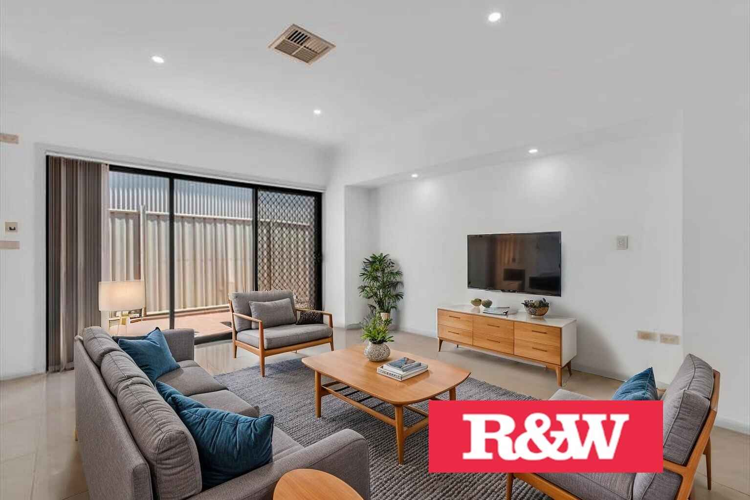 12 Englorie Park Drive Glen Alpine 12 Englorie Park Drive Glen Alpine