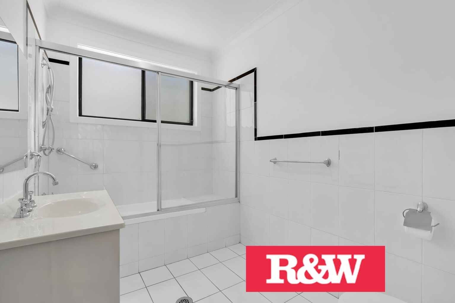 12 Englorie Park Drive Glen Alpine 12 Englorie Park Drive Glen Alpine