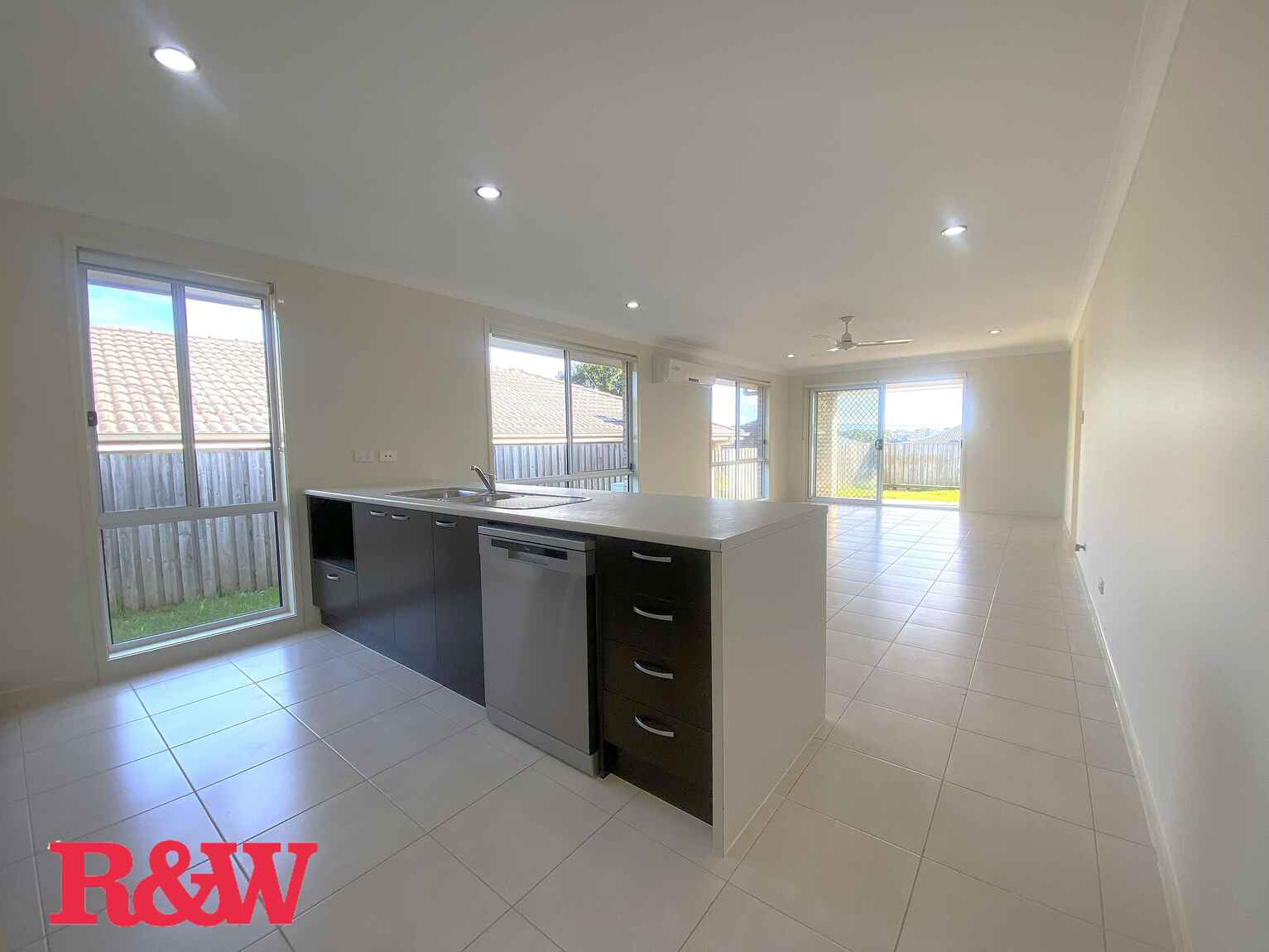 21 Blue View Terrace Glenmore Park 21 Blue View Terrace Glenmore Park