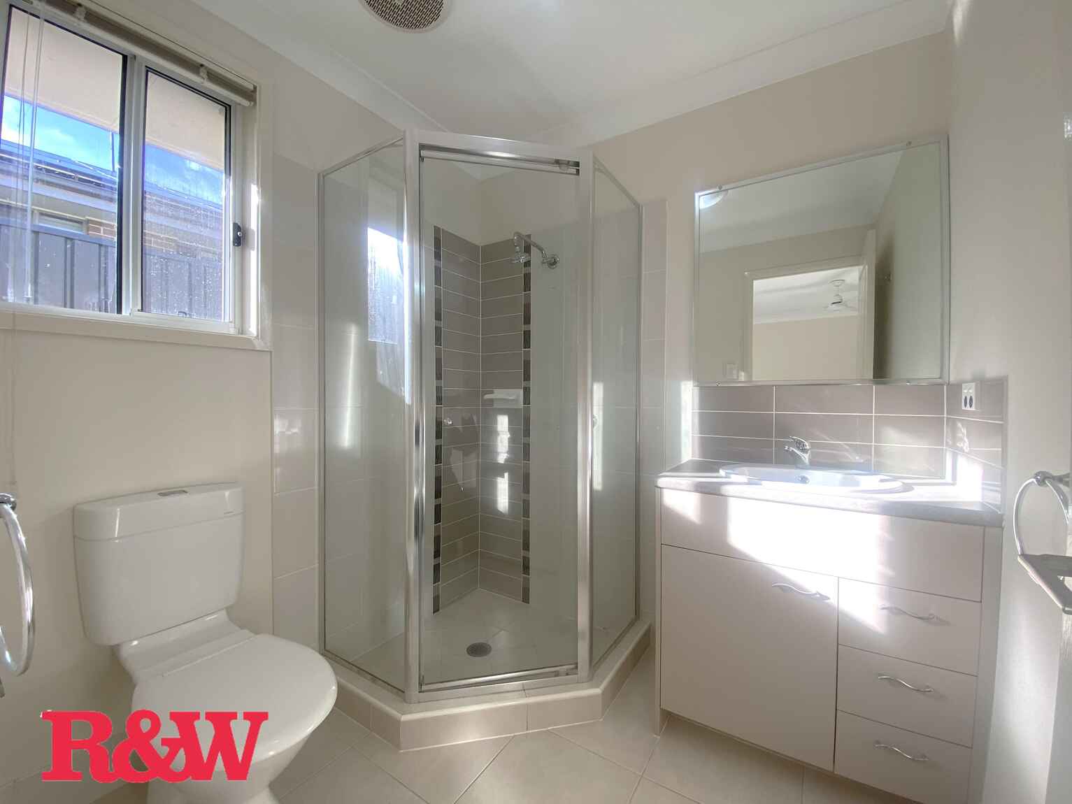 21 Blue View Terrace Glenmore Park 21 Blue View Terrace Glenmore Park