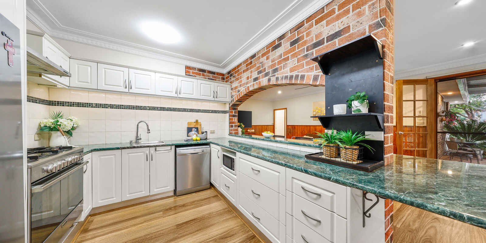 137 LONGHURST ROAD Minto 137 LONGHURST ROAD Minto