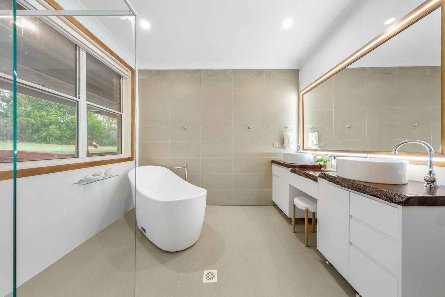 137 LONGHURST ROAD Minto 137 LONGHURST ROAD Minto