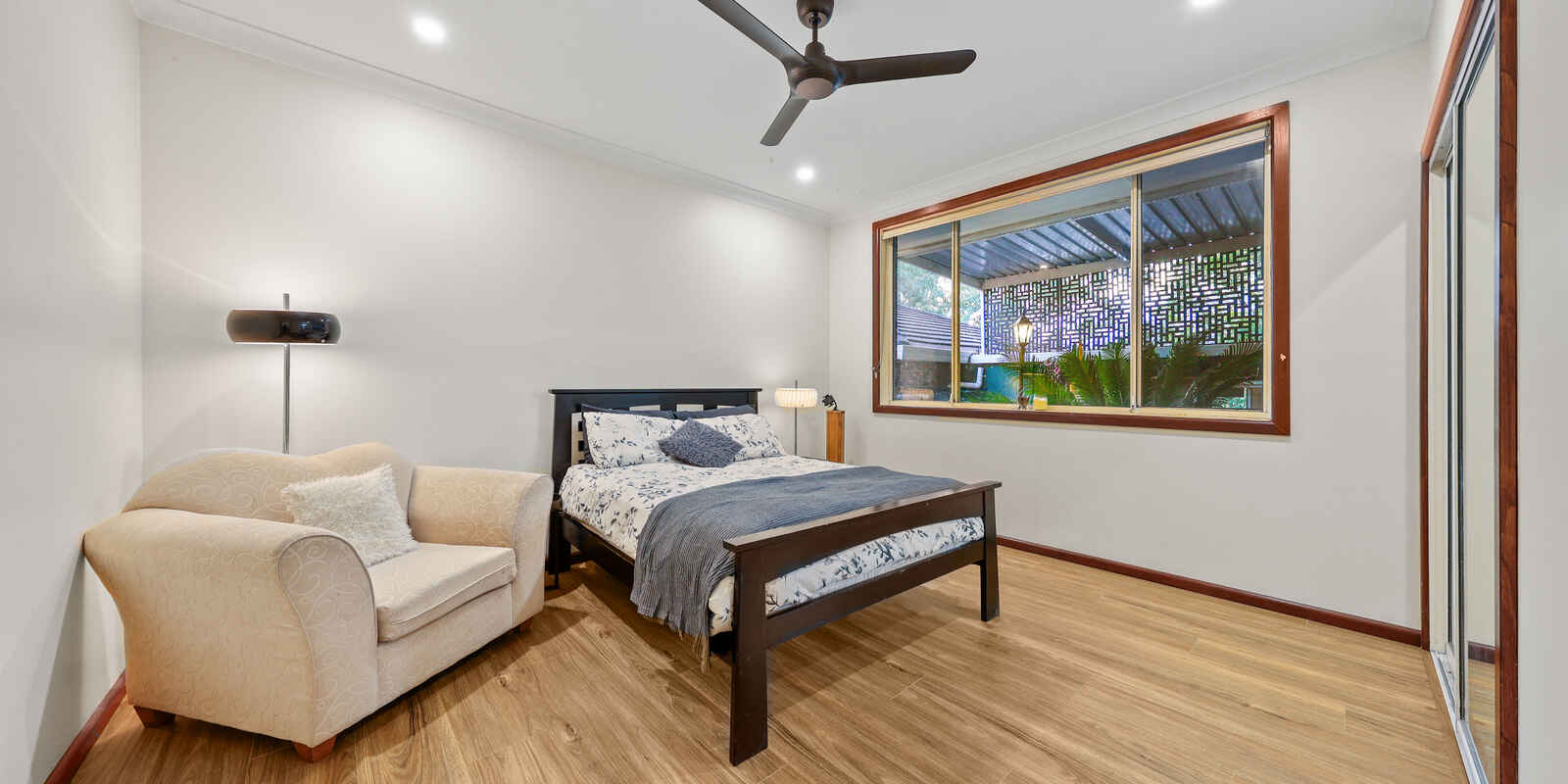 137 LONGHURST ROAD Minto 137 LONGHURST ROAD Minto