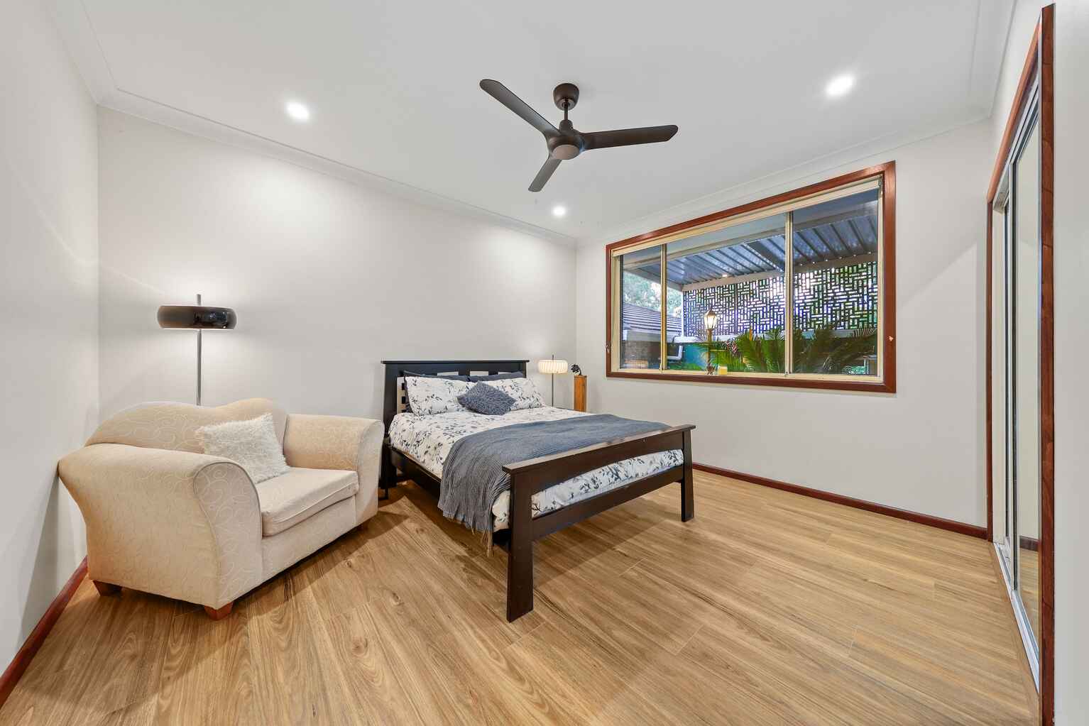 137 LONGHURST ROAD Minto 137 LONGHURST ROAD Minto