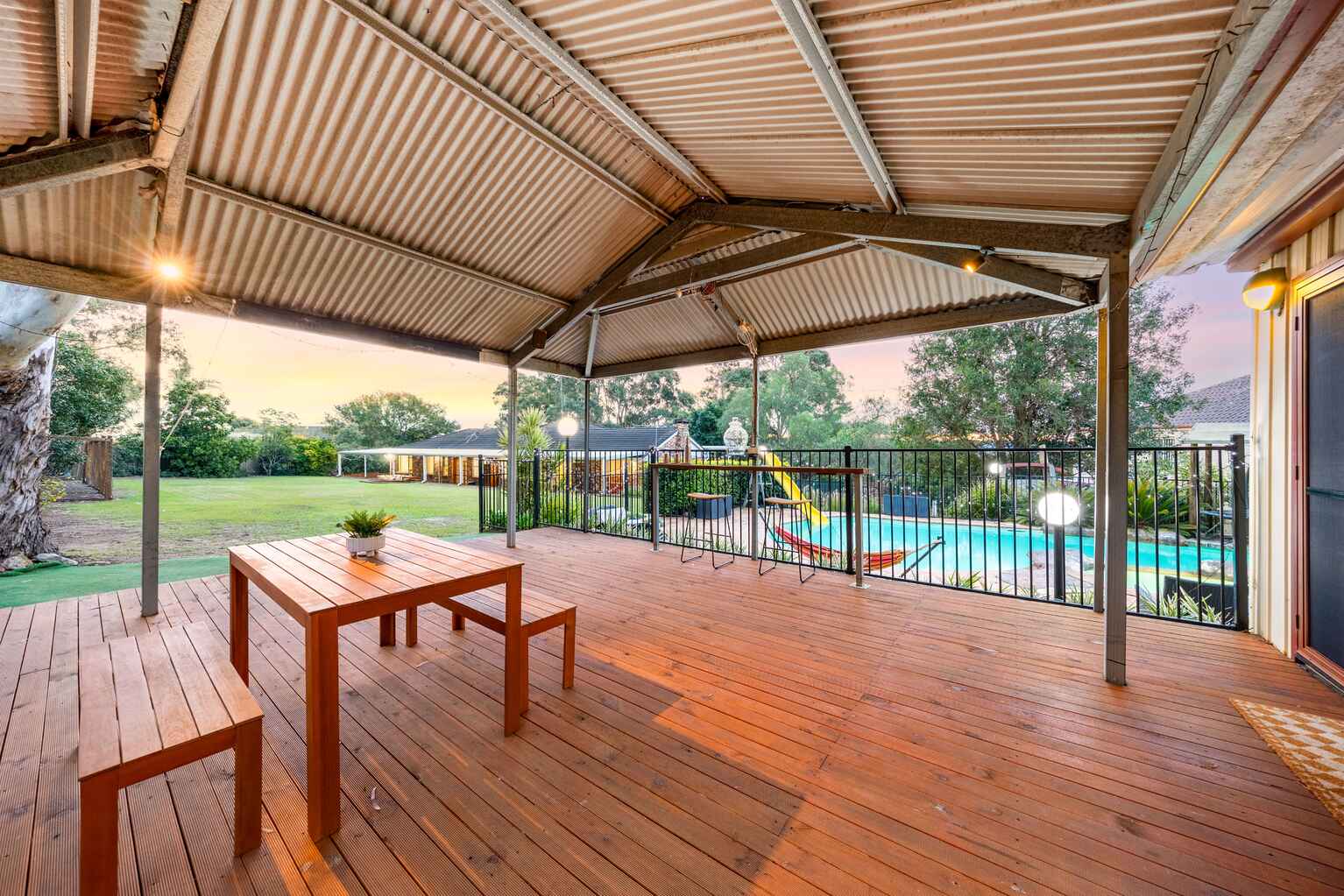 137 LONGHURST ROAD Minto 137 LONGHURST ROAD Minto