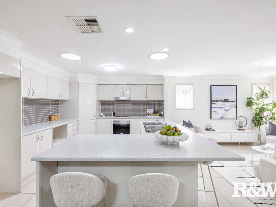 24 MATTHEWS SQUARE Ingleburn
