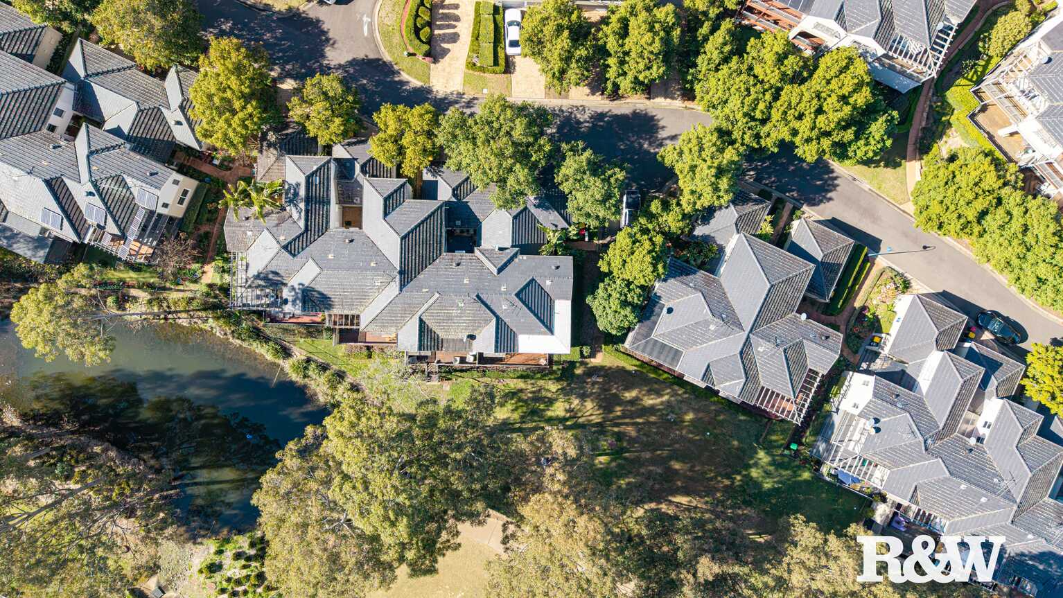 13 JANE JARVIS WAY Macquarie Links 13 JANE JARVIS WAY Macquarie Links
