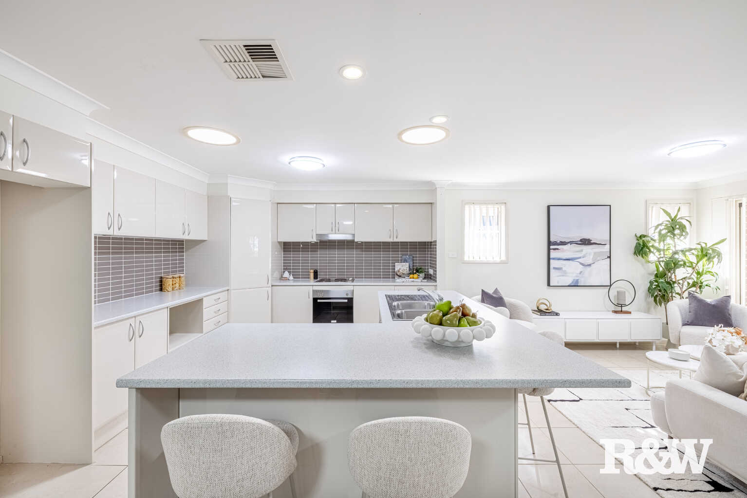 24 MATTHEWS SQUARE Ingleburn 24 MATTHEWS SQUARE Ingleburn