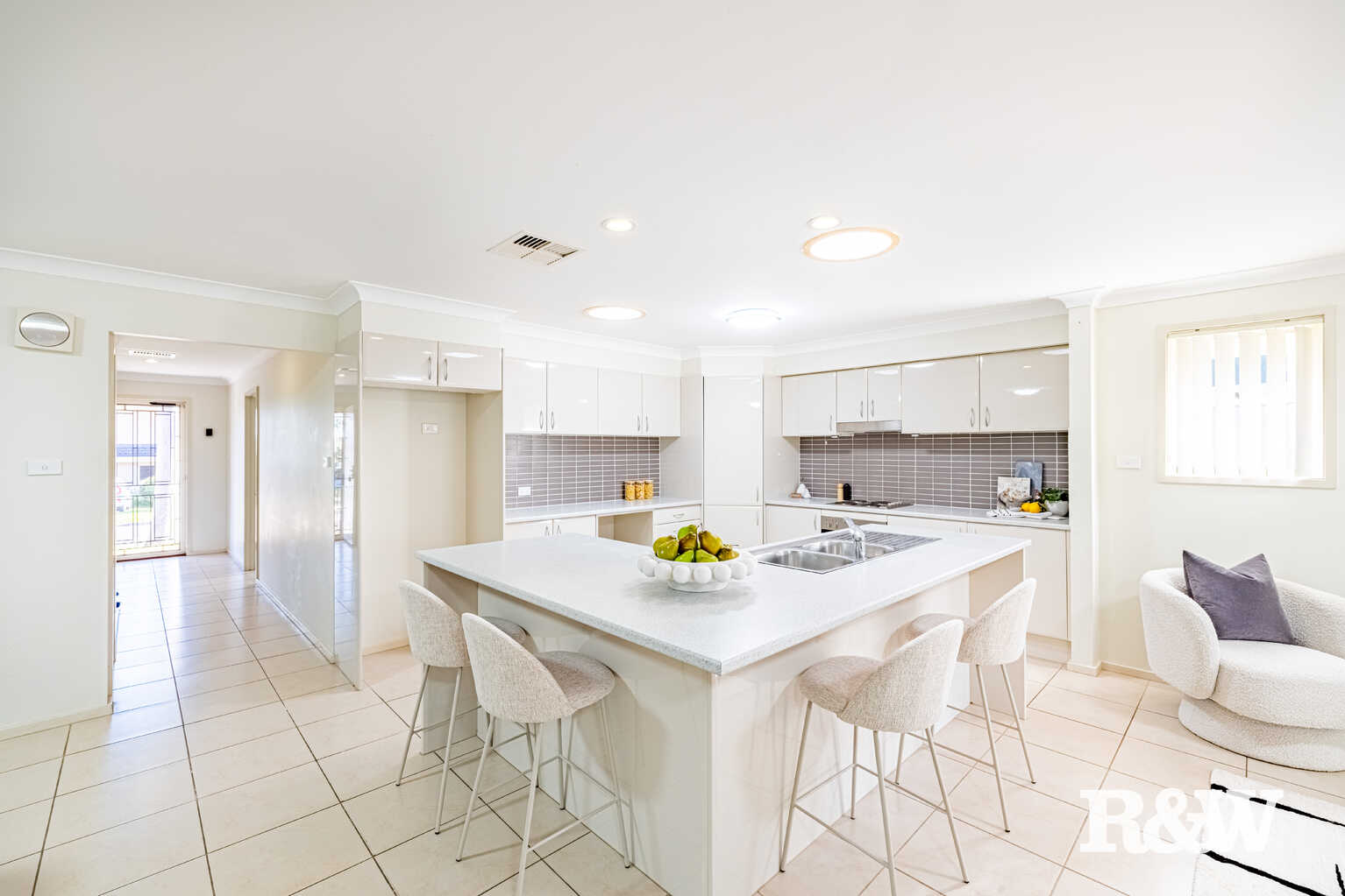 24 MATTHEWS SQUARE Ingleburn 24 MATTHEWS SQUARE Ingleburn
