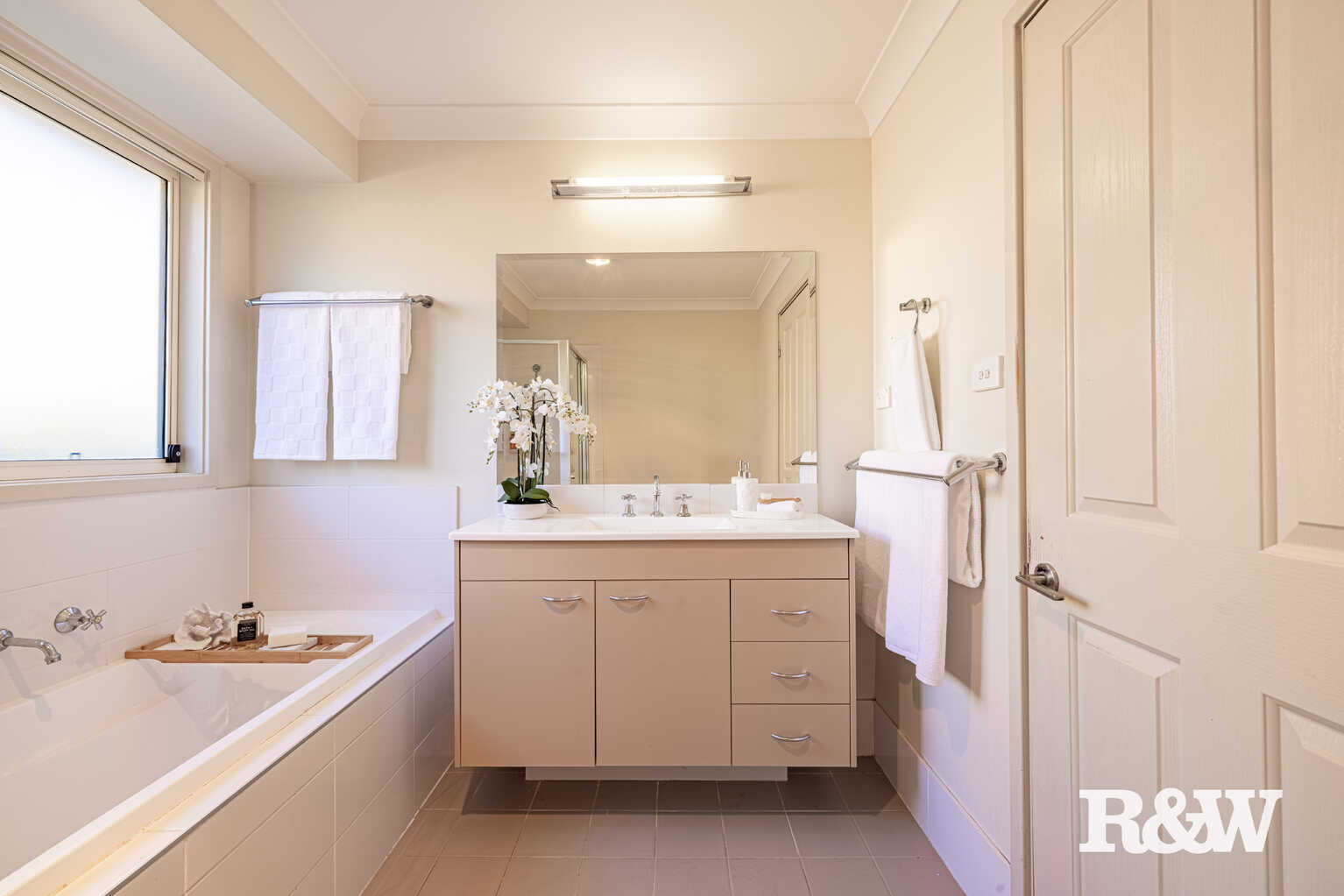 24 MATTHEWS SQUARE Ingleburn 24 MATTHEWS SQUARE Ingleburn