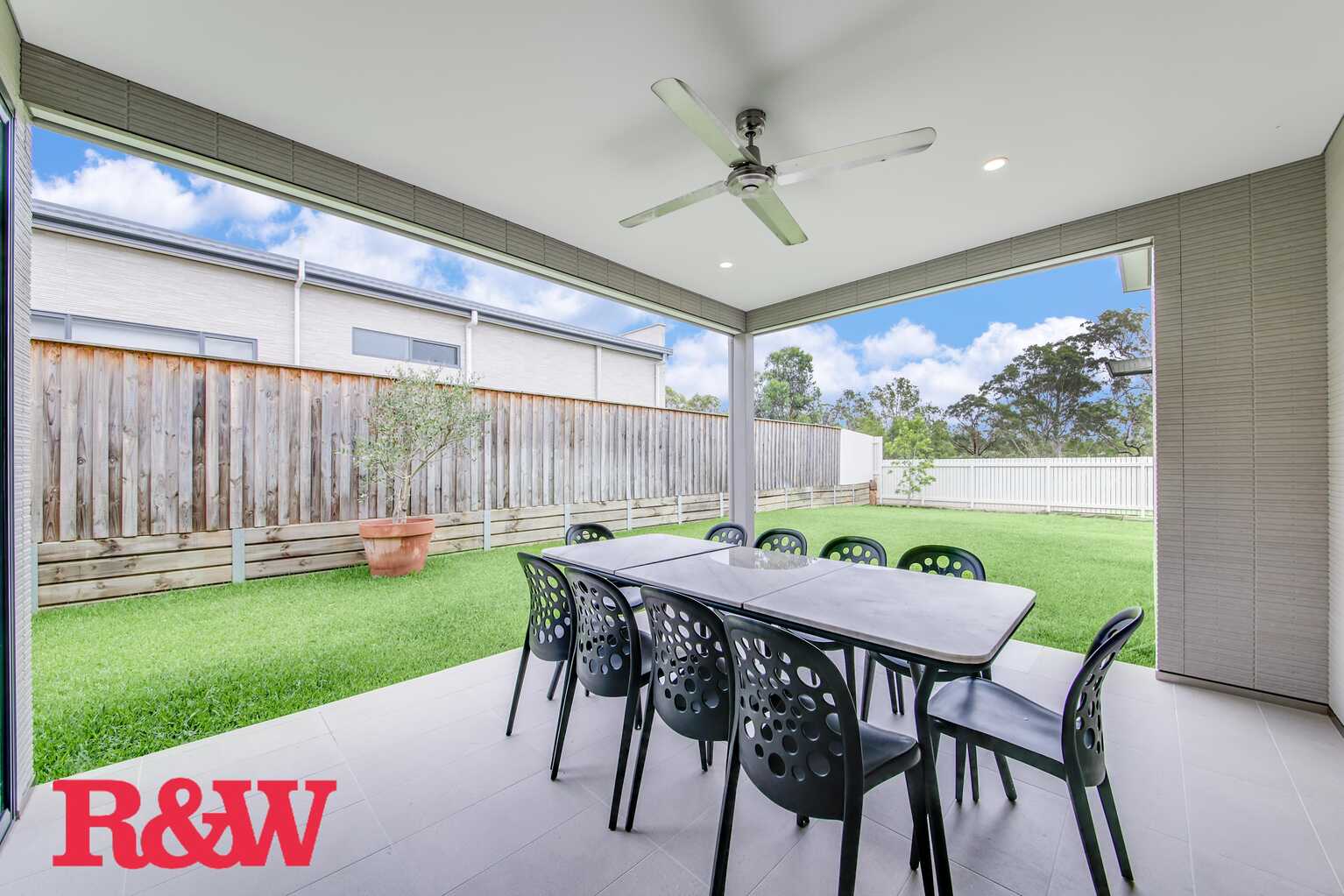 9 Hewitson Court Gledswood Hills