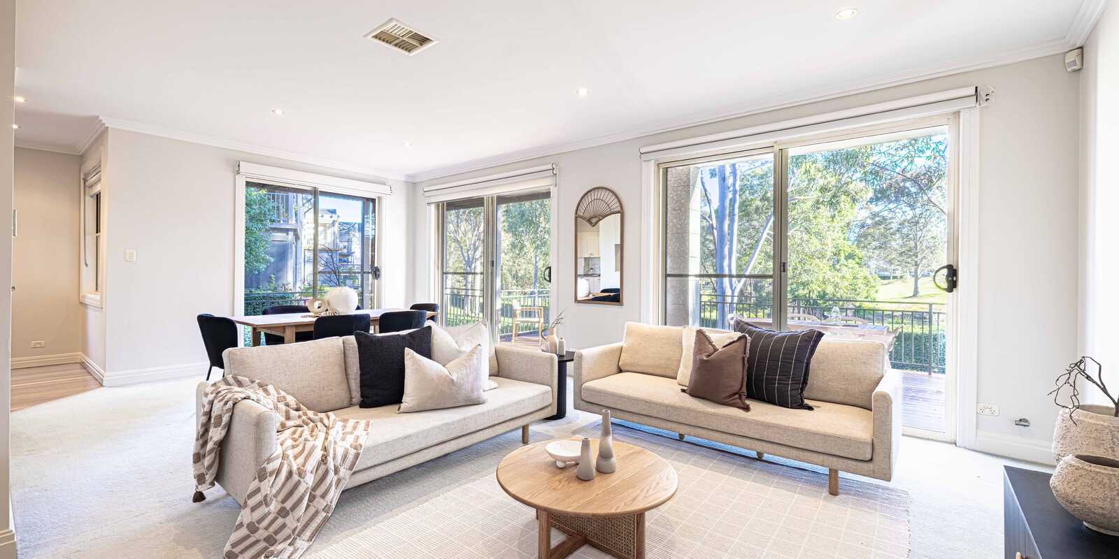 13 JANE JARVIS WAY Macquarie Links 13 JANE JARVIS WAY Macquarie Links