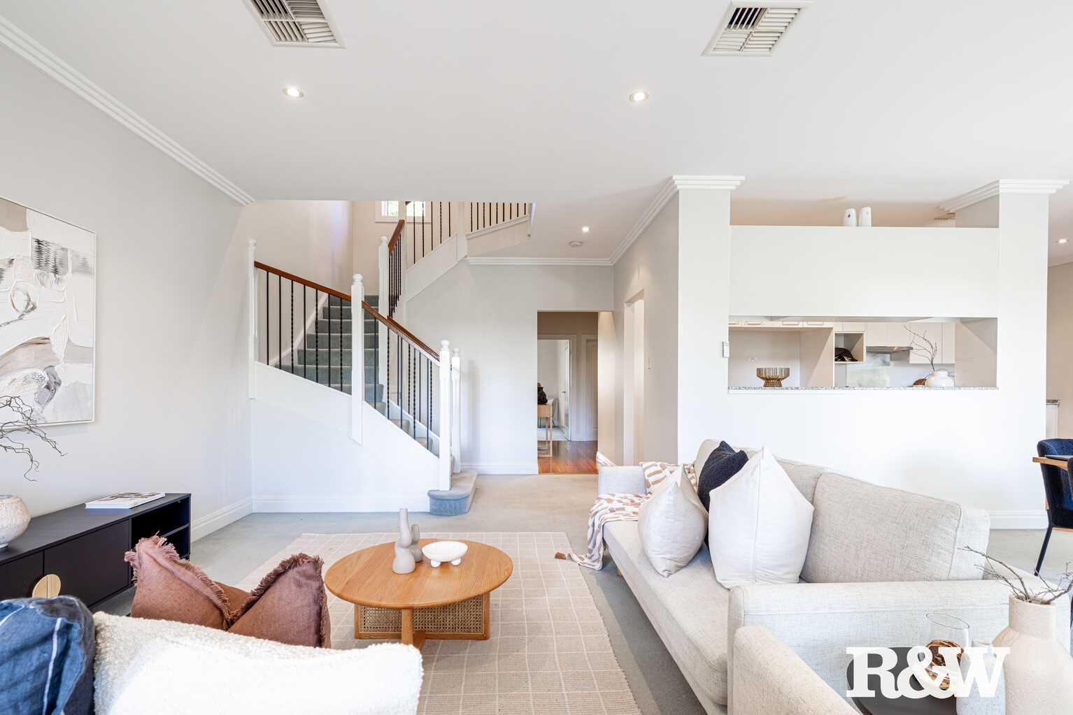 13 JANE JARVIS WAY Macquarie Links 13 JANE JARVIS WAY Macquarie Links