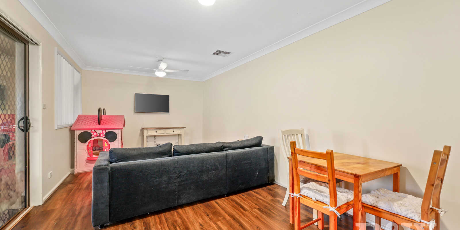 8 Larapinta Crescent St Helens Park 8 Larapinta Crescent St Helens Park