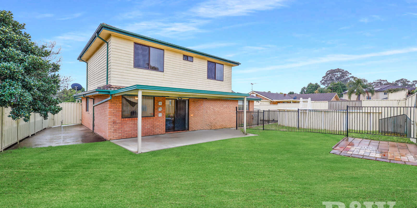8 Larapinta Crescent St Helens Park 8 Larapinta Crescent St Helens Park