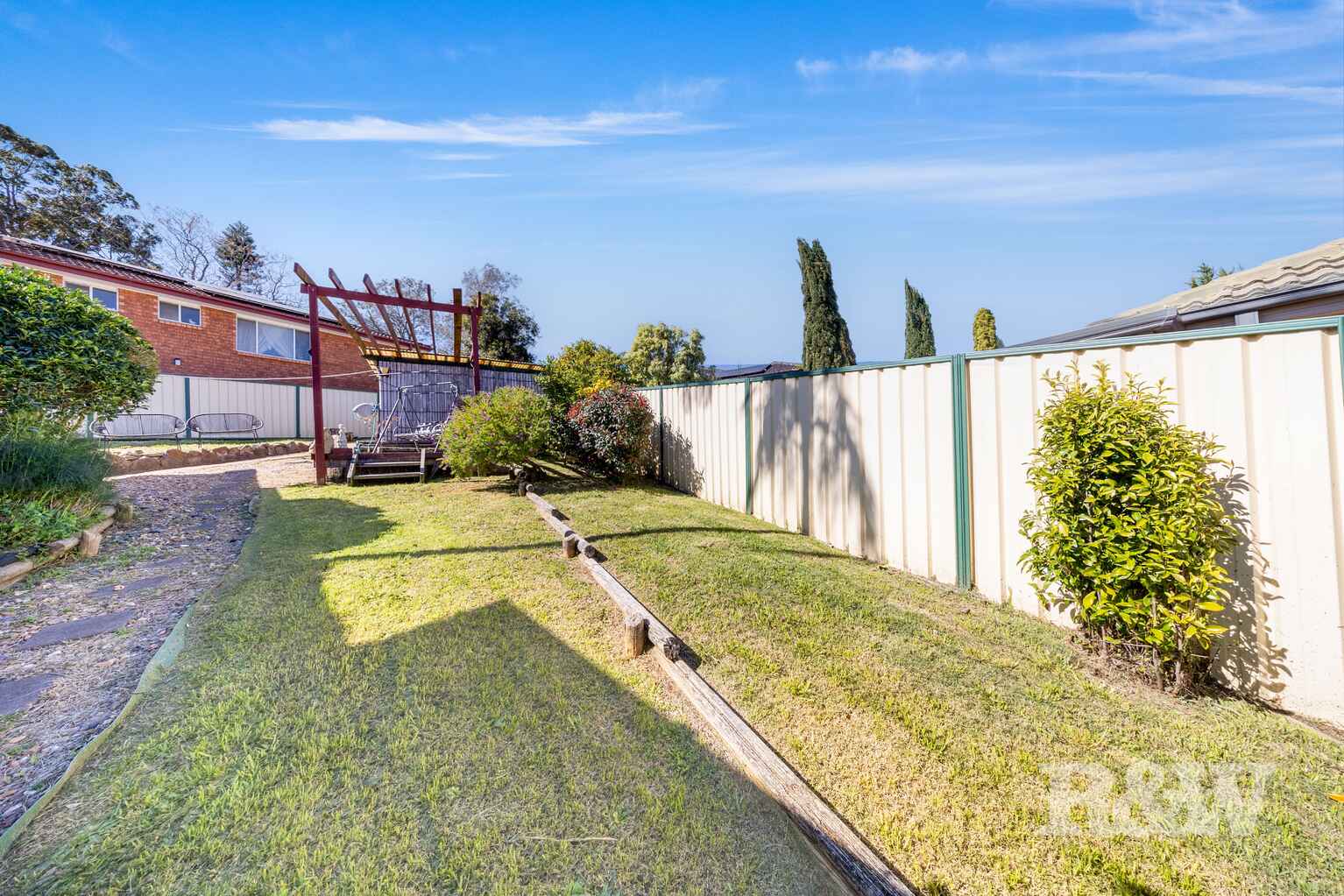 4 Trent Place Ambarvale 4 Trent Place Ambarvale