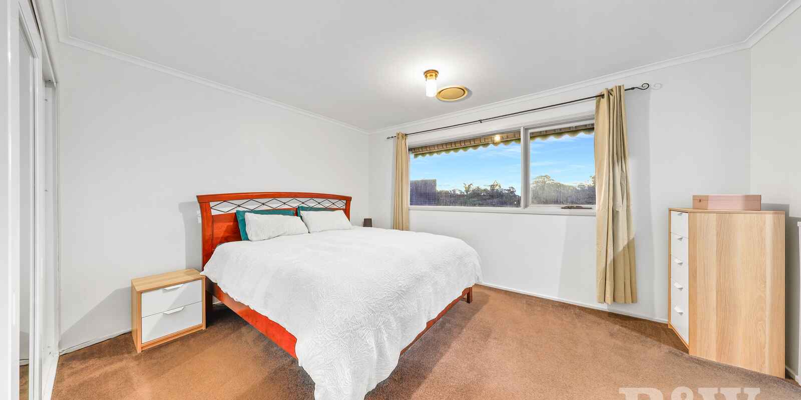 12 OMARU CRESCENT Bradbury