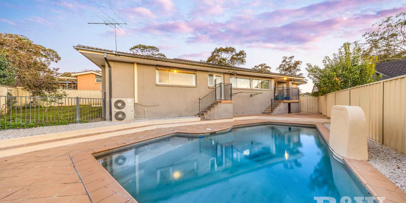 12 OMARU CRESCENT Bradbury