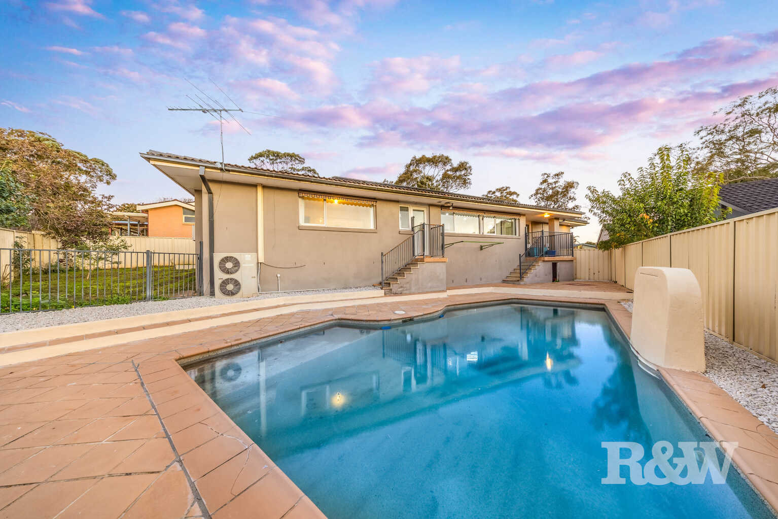 12 OMARU CRESCENT Bradbury