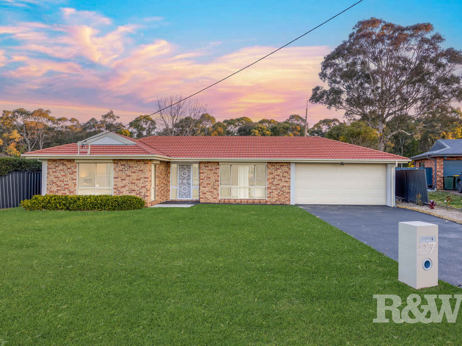 27 St James Place Appin