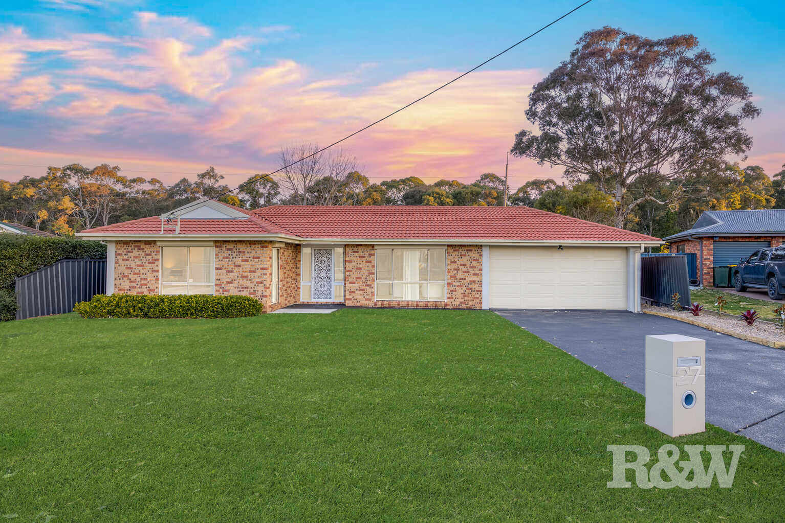 27 St James Place Appin