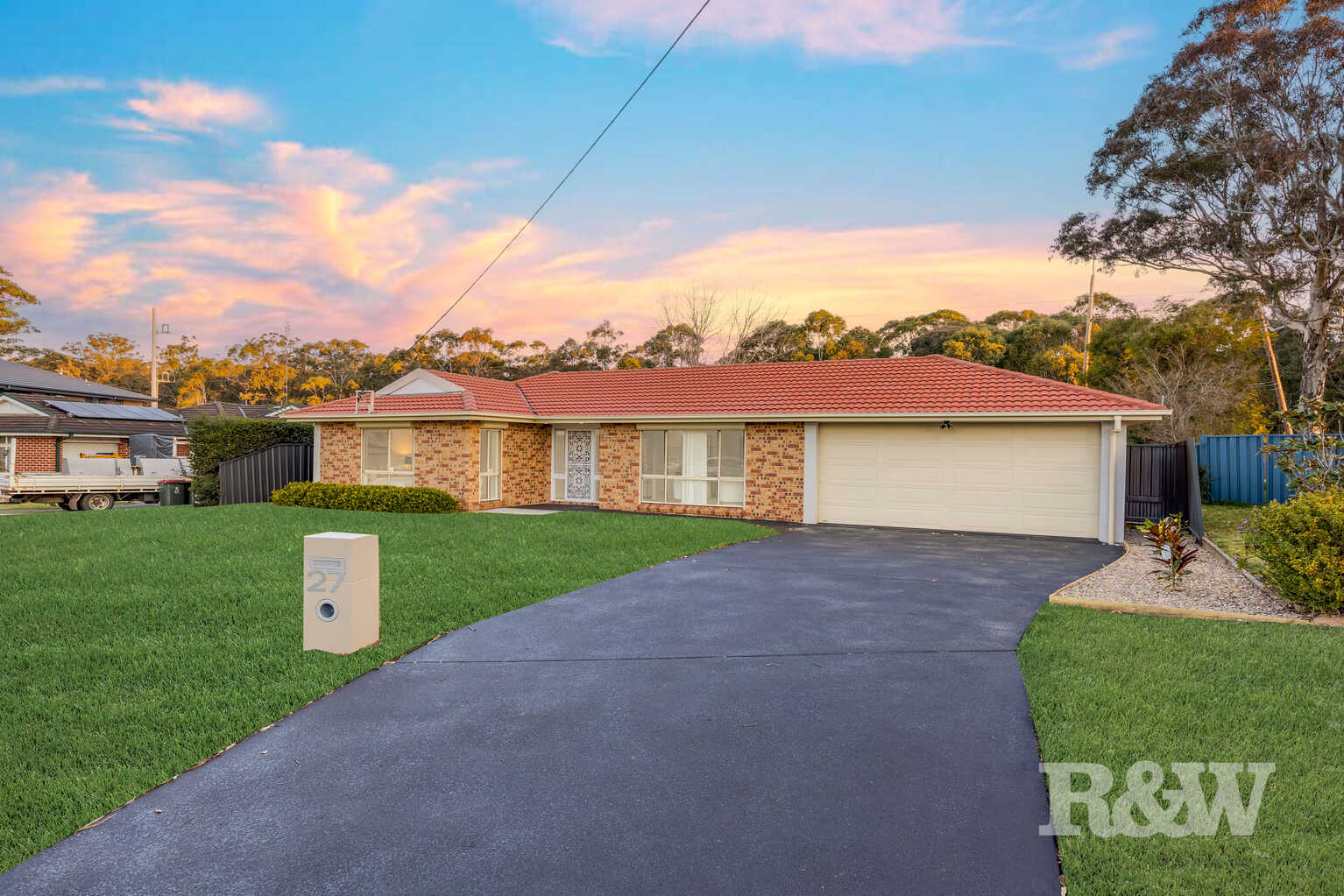 27 St James Place Appin