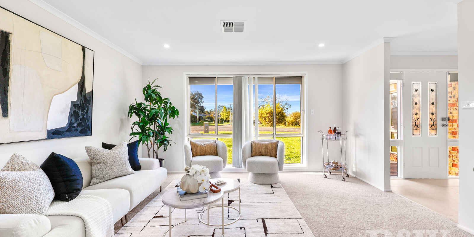 27 St James Place Appin