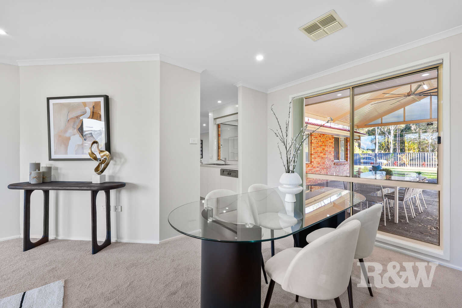 27 St James Place Appin