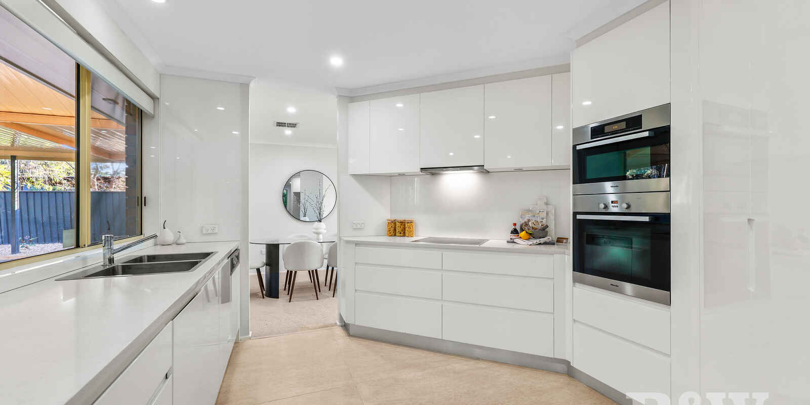 27 St James Place Appin
