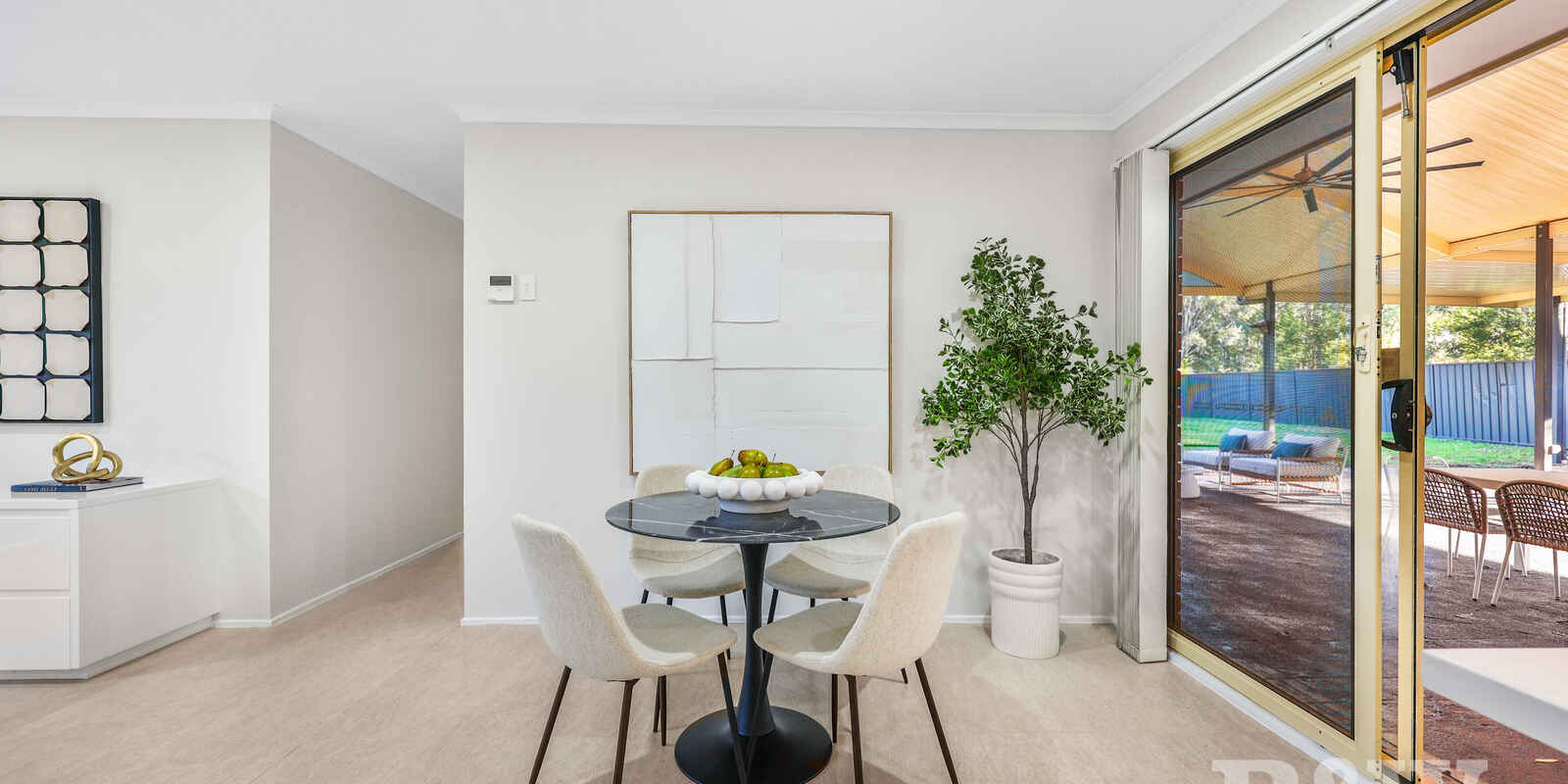 27 St James Place Appin