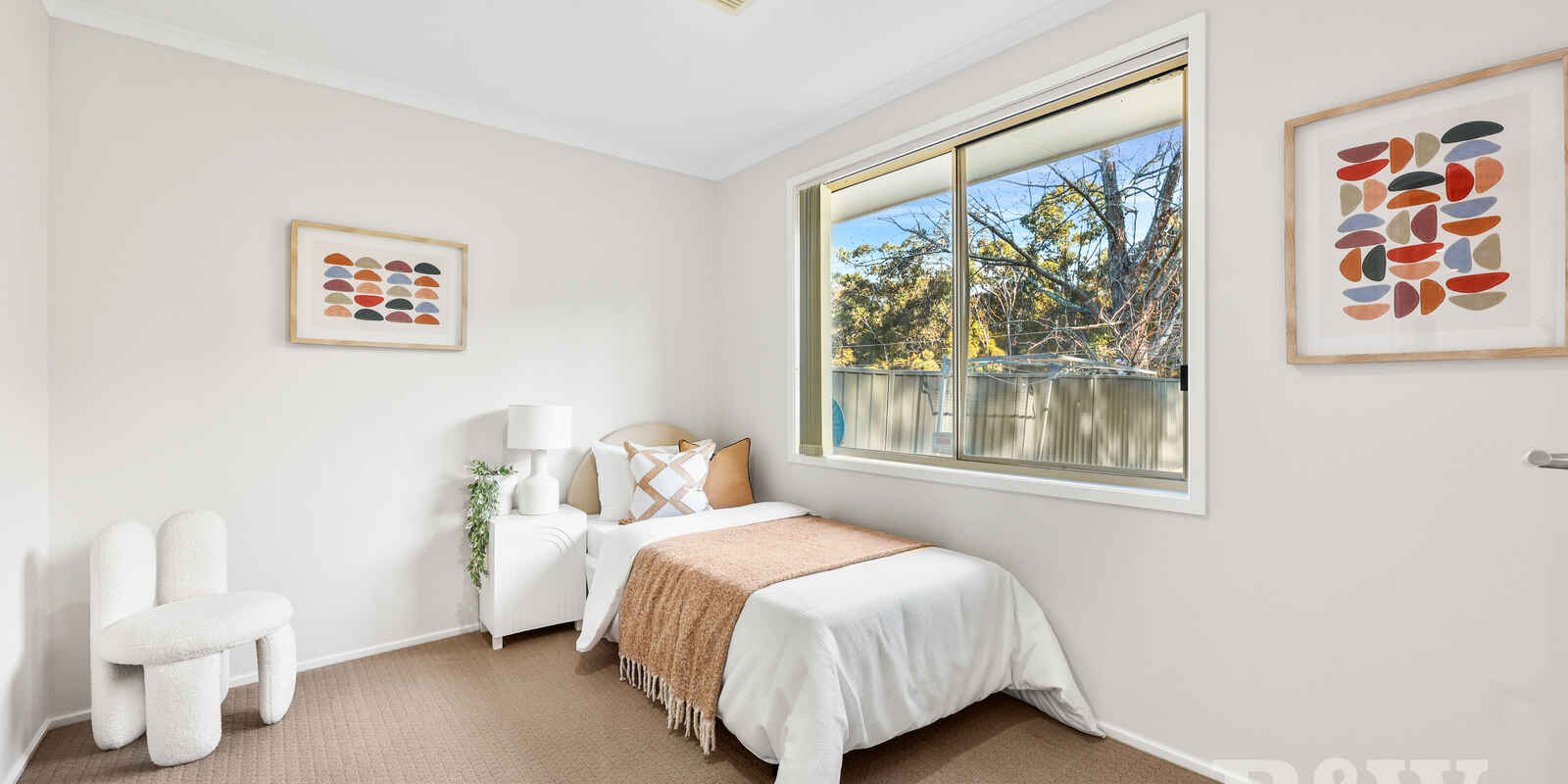 27 St James Place Appin