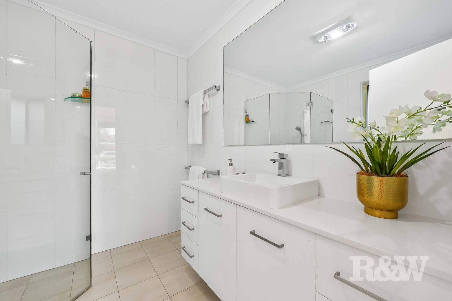 27 St James Place Appin