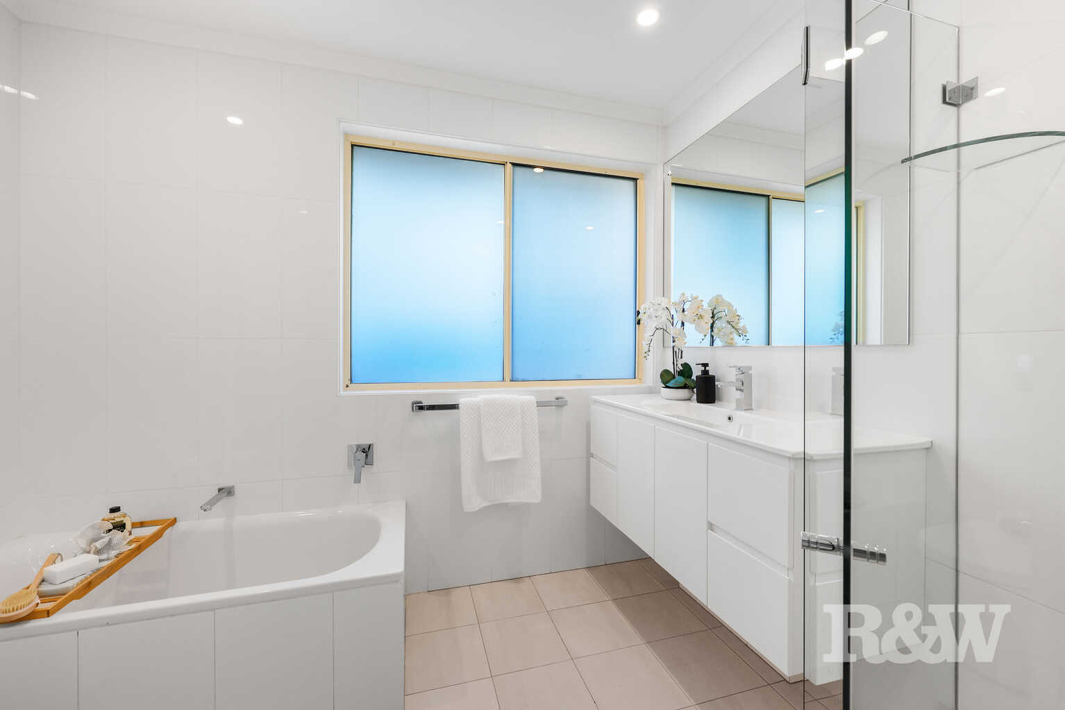 27 St James Place Appin
