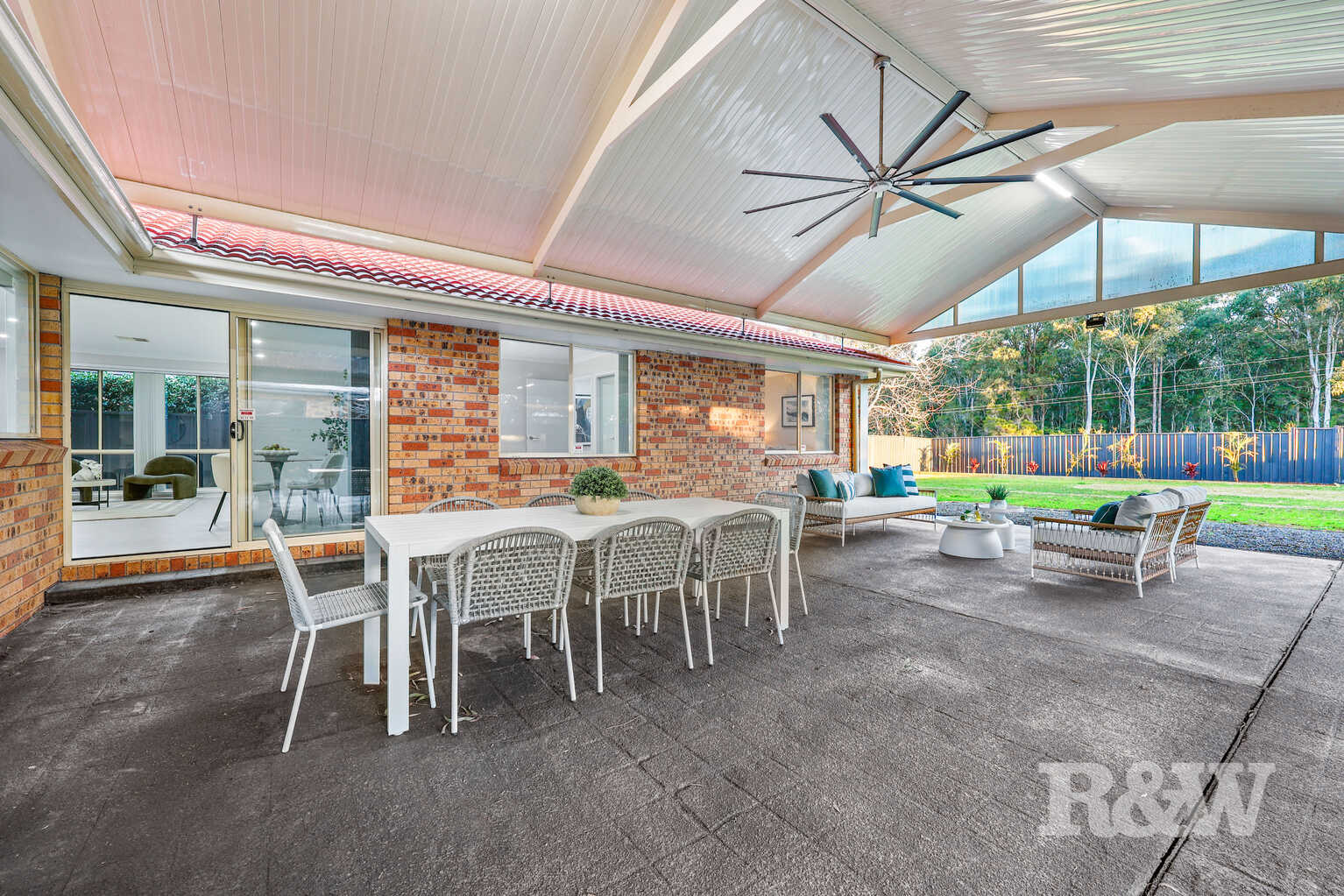 27 St James Place Appin