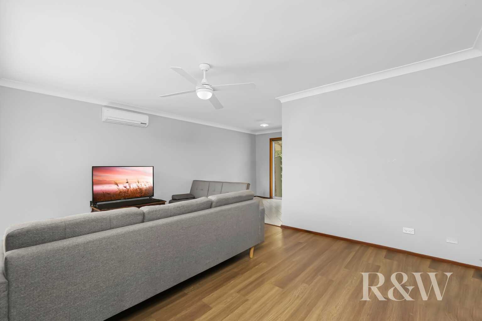 10 Fishburn Place Narellan