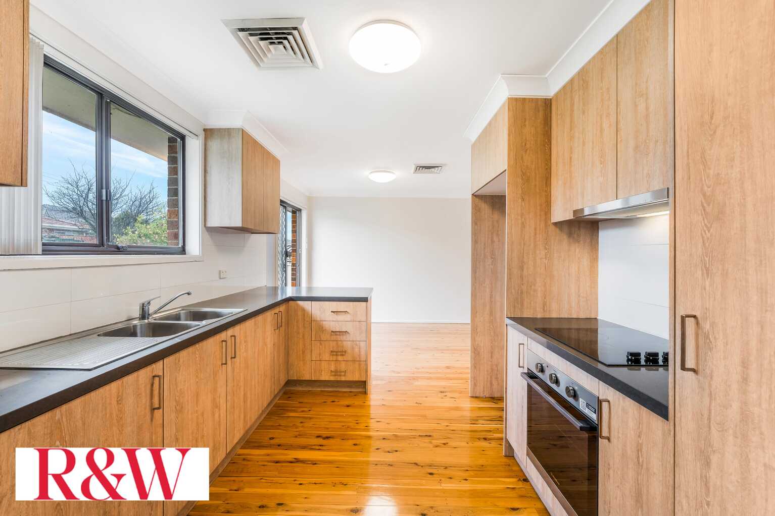 7 Bettong Crescent Bossley Park