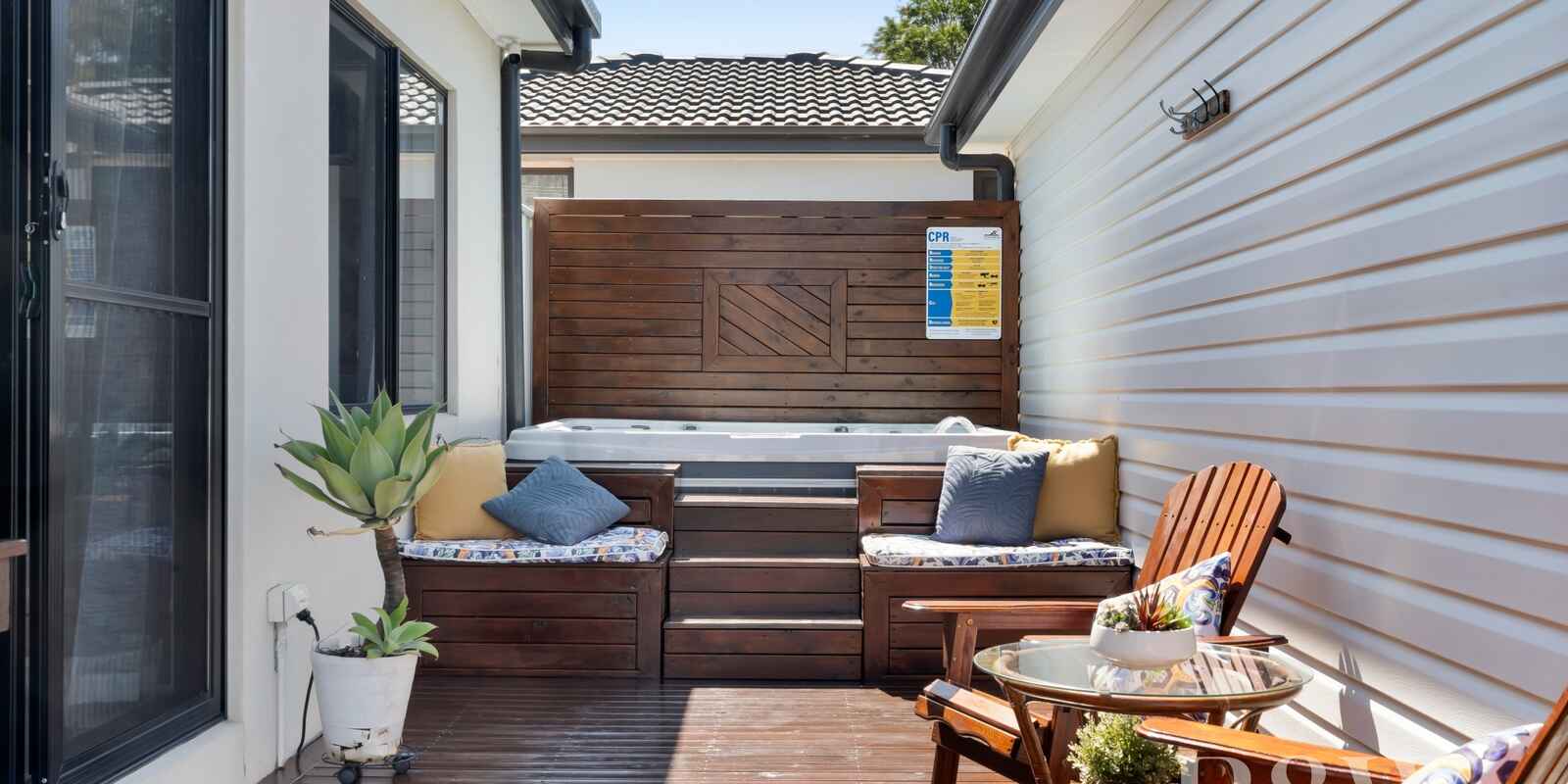 21 & 21A KIRSTY CRESCENT Hassall Grove