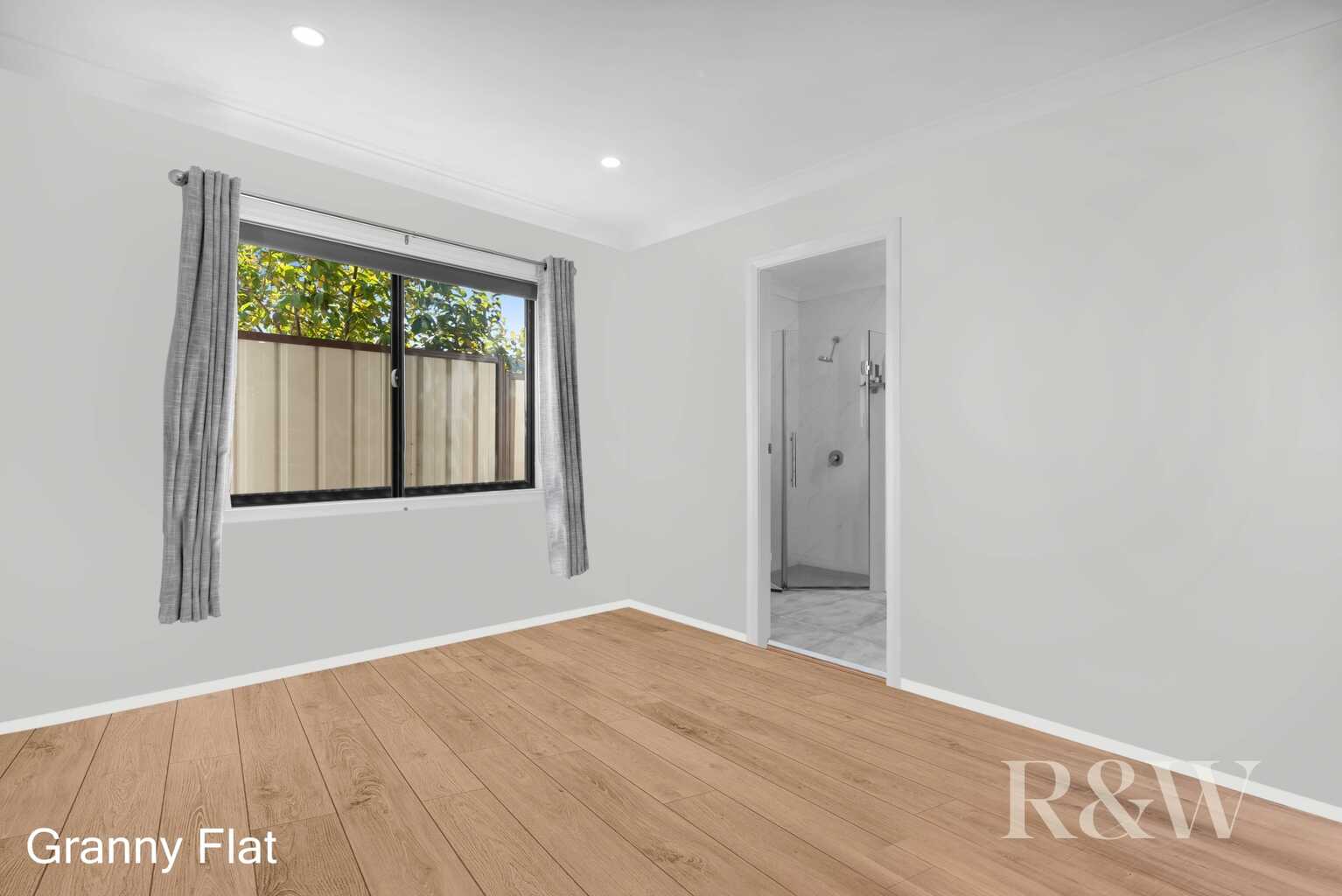 21 & 21A KIRSTY CRESCENT Hassall Grove