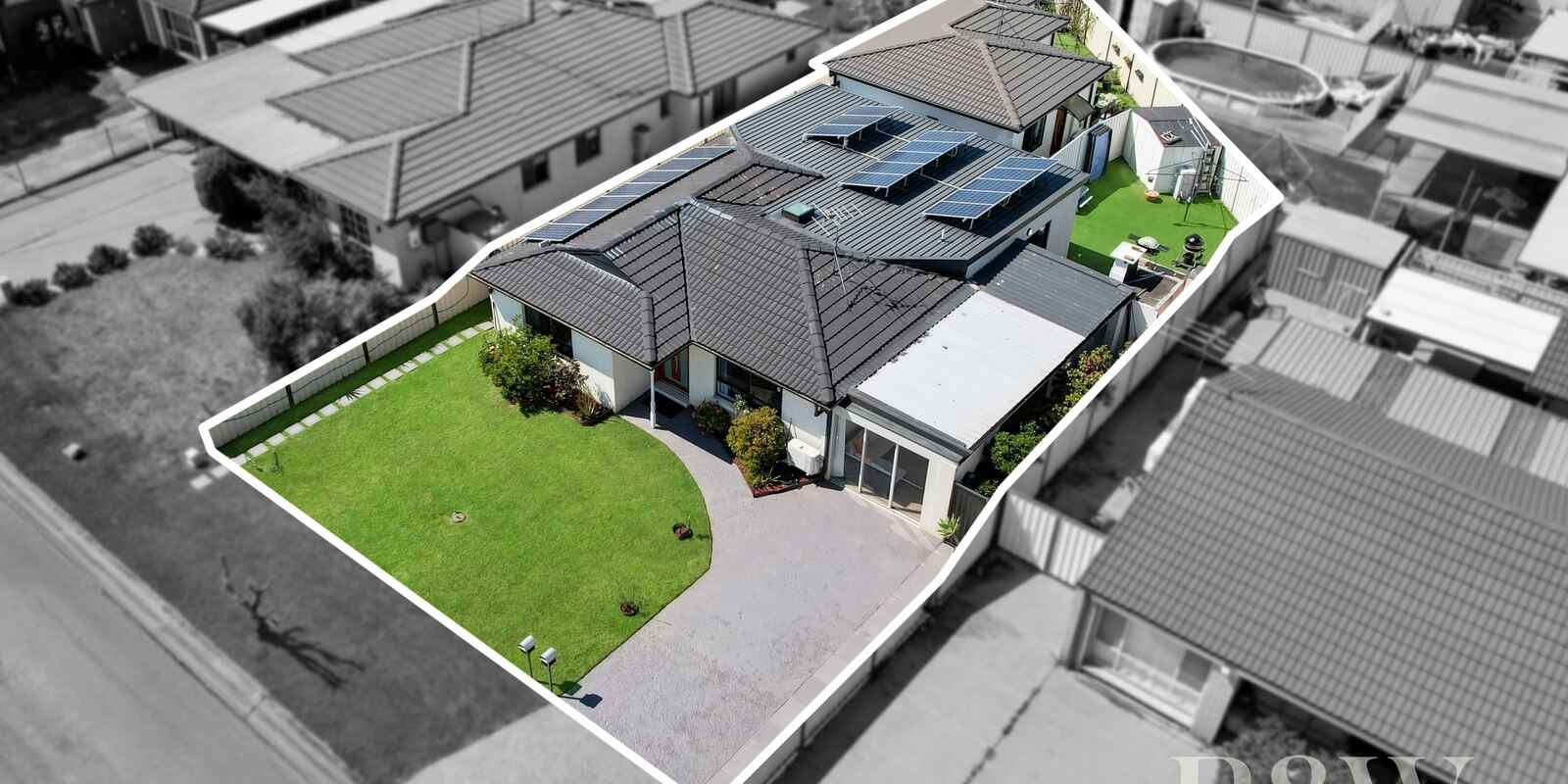 21 & 21A KIRSTY CRESCENT Hassall Grove
