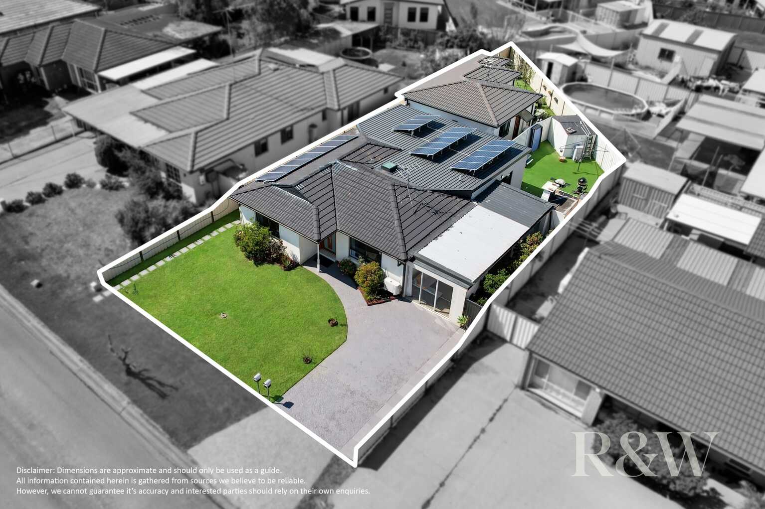 21 & 21A KIRSTY CRESCENT Hassall Grove