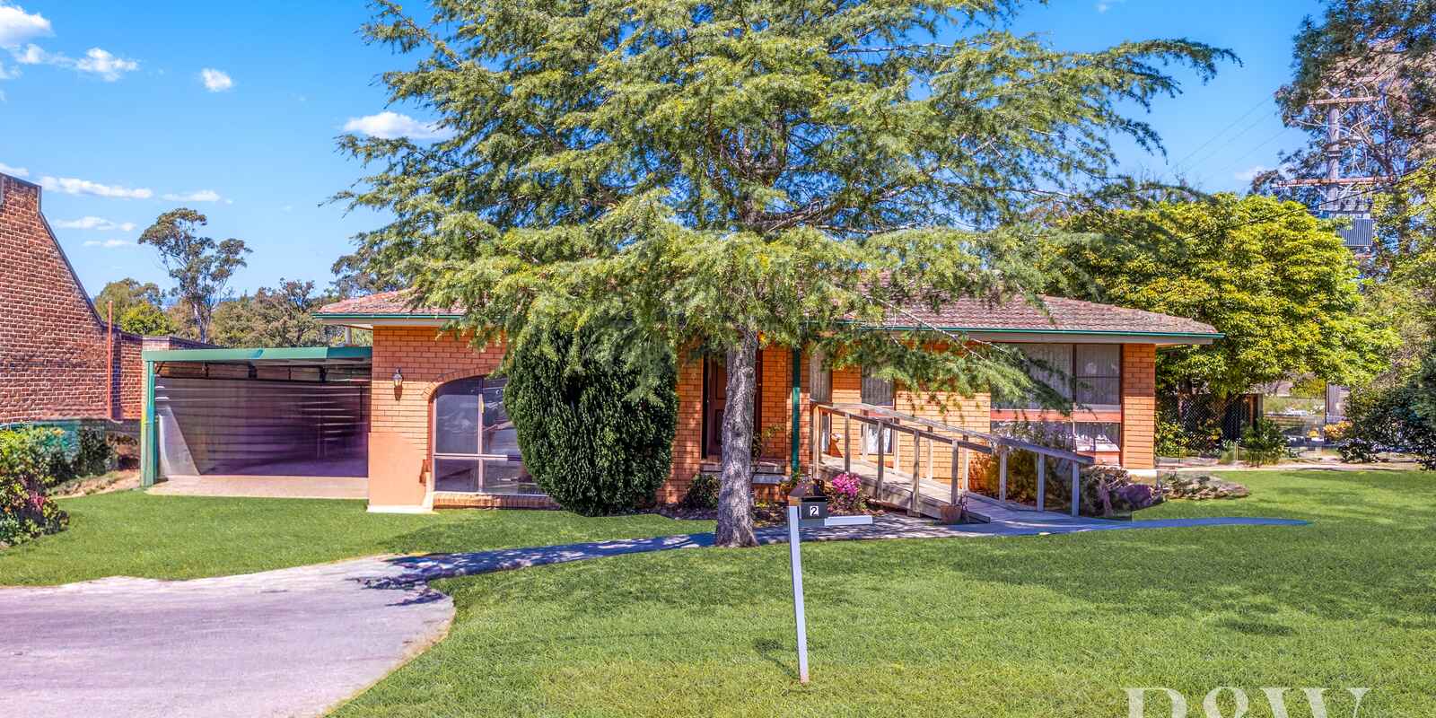 2 WINDEYER STREET Thirlmere