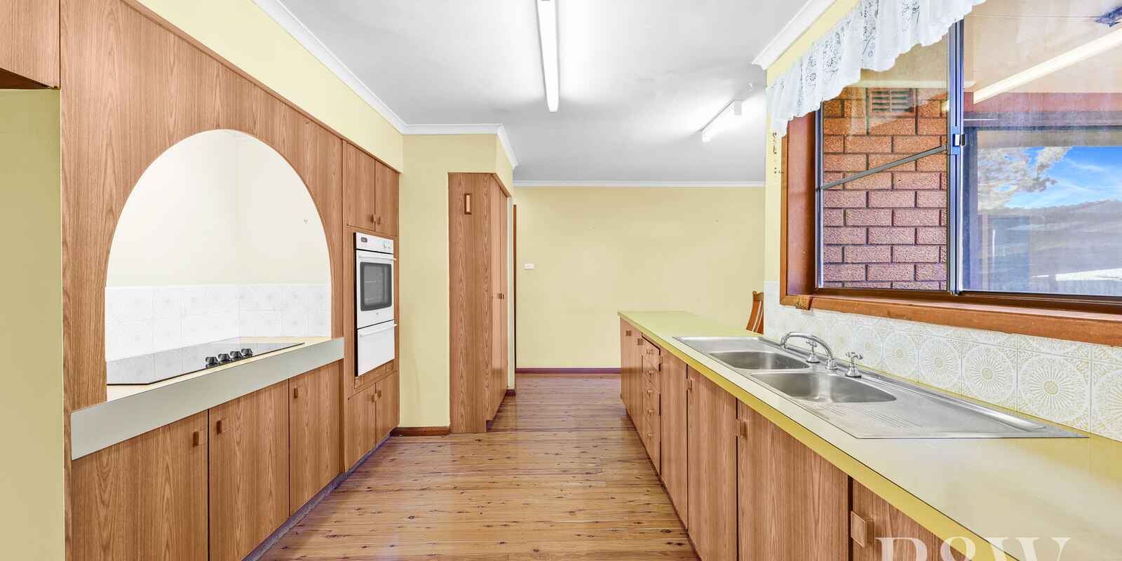 2 WINDEYER STREET Thirlmere