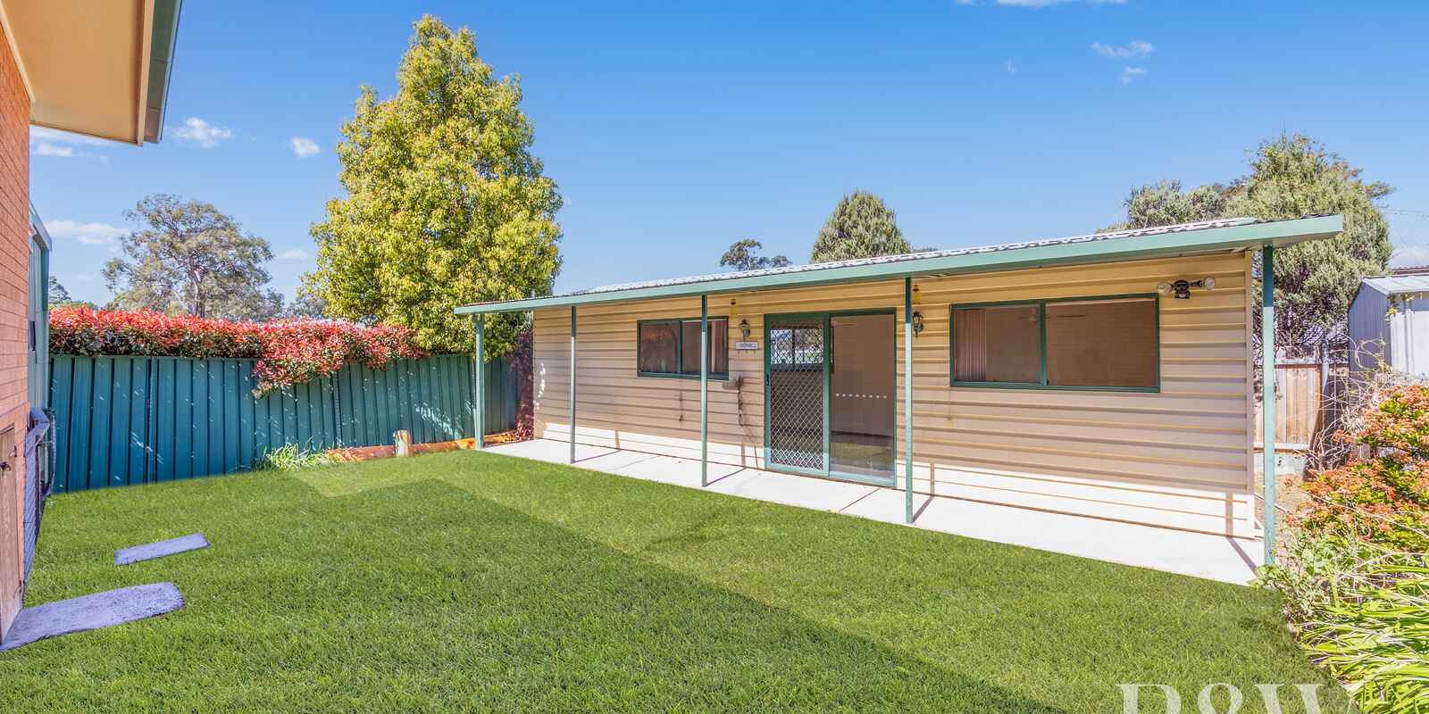 2 WINDEYER STREET Thirlmere