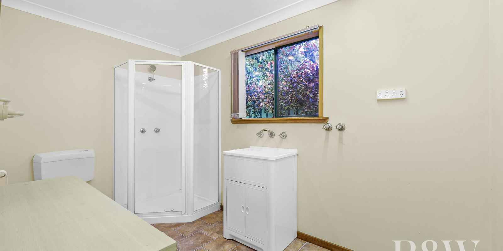 2 WINDEYER STREET Thirlmere
