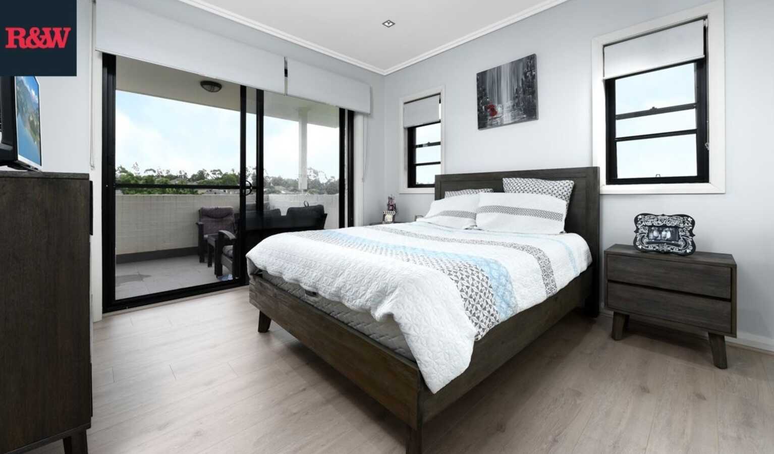 15/40 Parkside Crescent Campbelltown