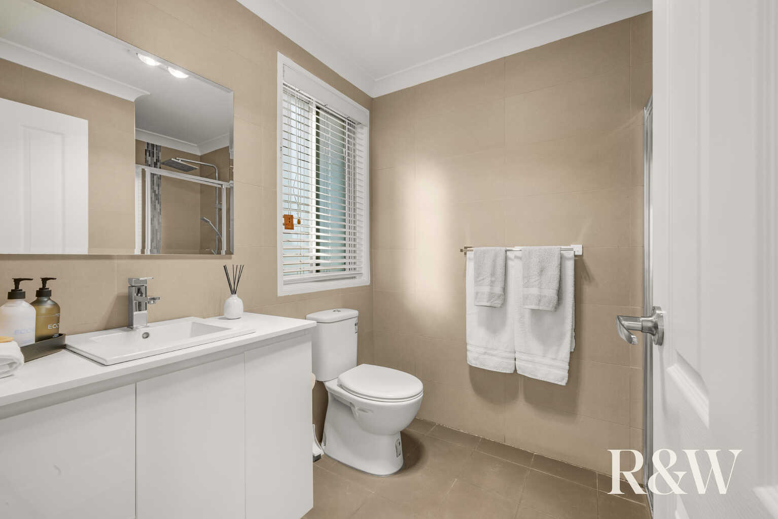 24 LORD ELDON DRIVE Harrington Park 24 LORD ELDON DRIVE Harrington Park