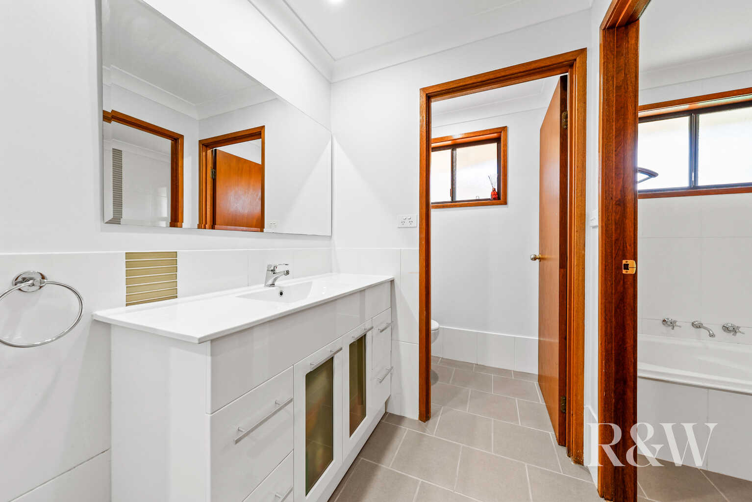 5 DELAUNAY STREET Ingleburn