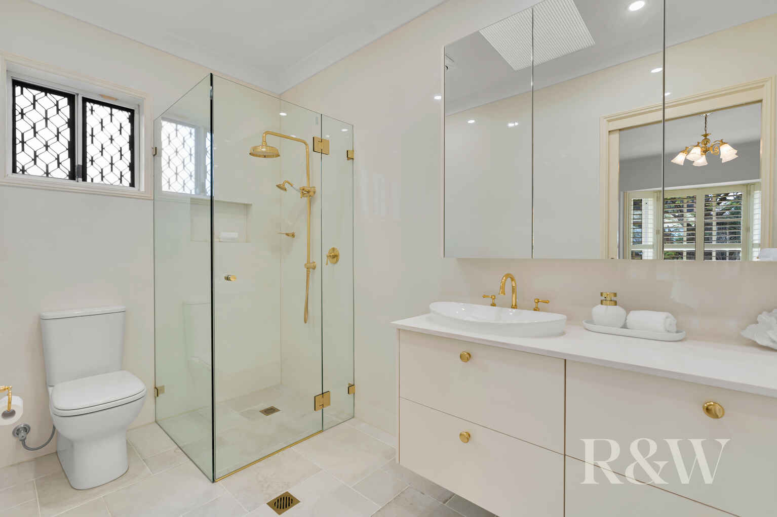 37 BAINBRIDGE AVENUE Ingleburn