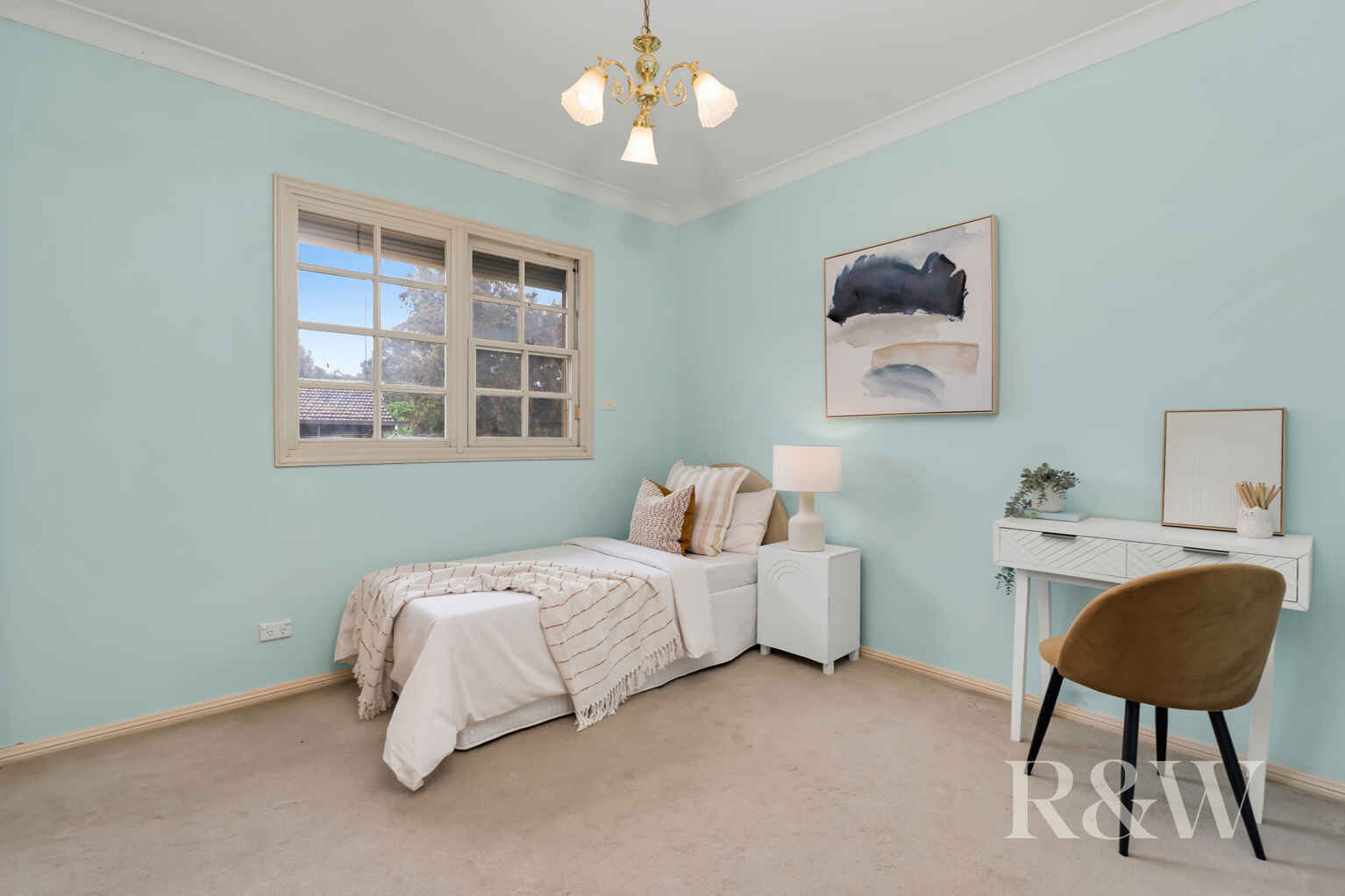 37 BAINBRIDGE AVENUE Ingleburn